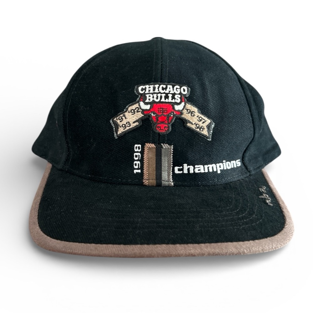 Vintage 1998 NBA Chicago Bulls Black Cap hat